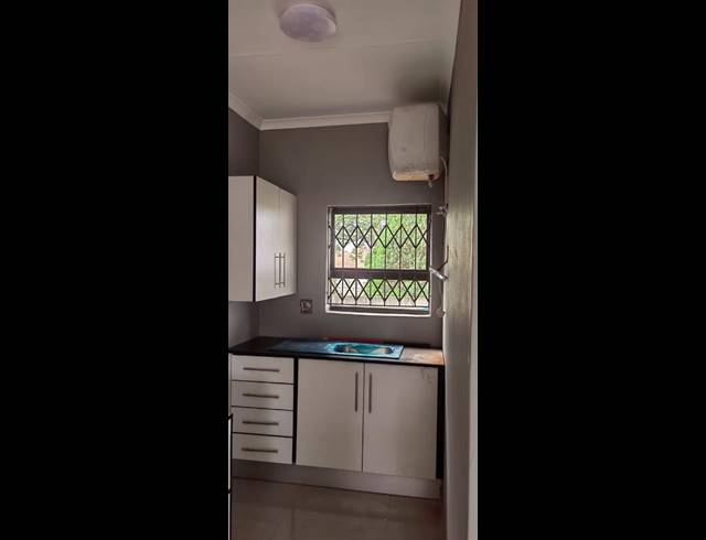 1 BEDROOM PROPERTY TO RENT IN GLEN MARAIS
